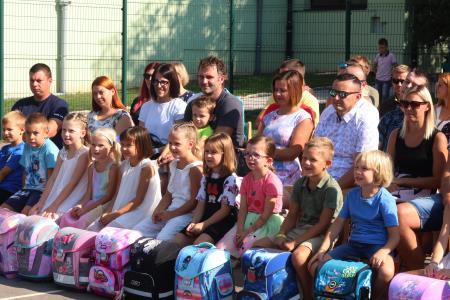 PRVI ŠOLSKI DAN BEGUNJE 05 FOTO LJUBO VUKELIČ